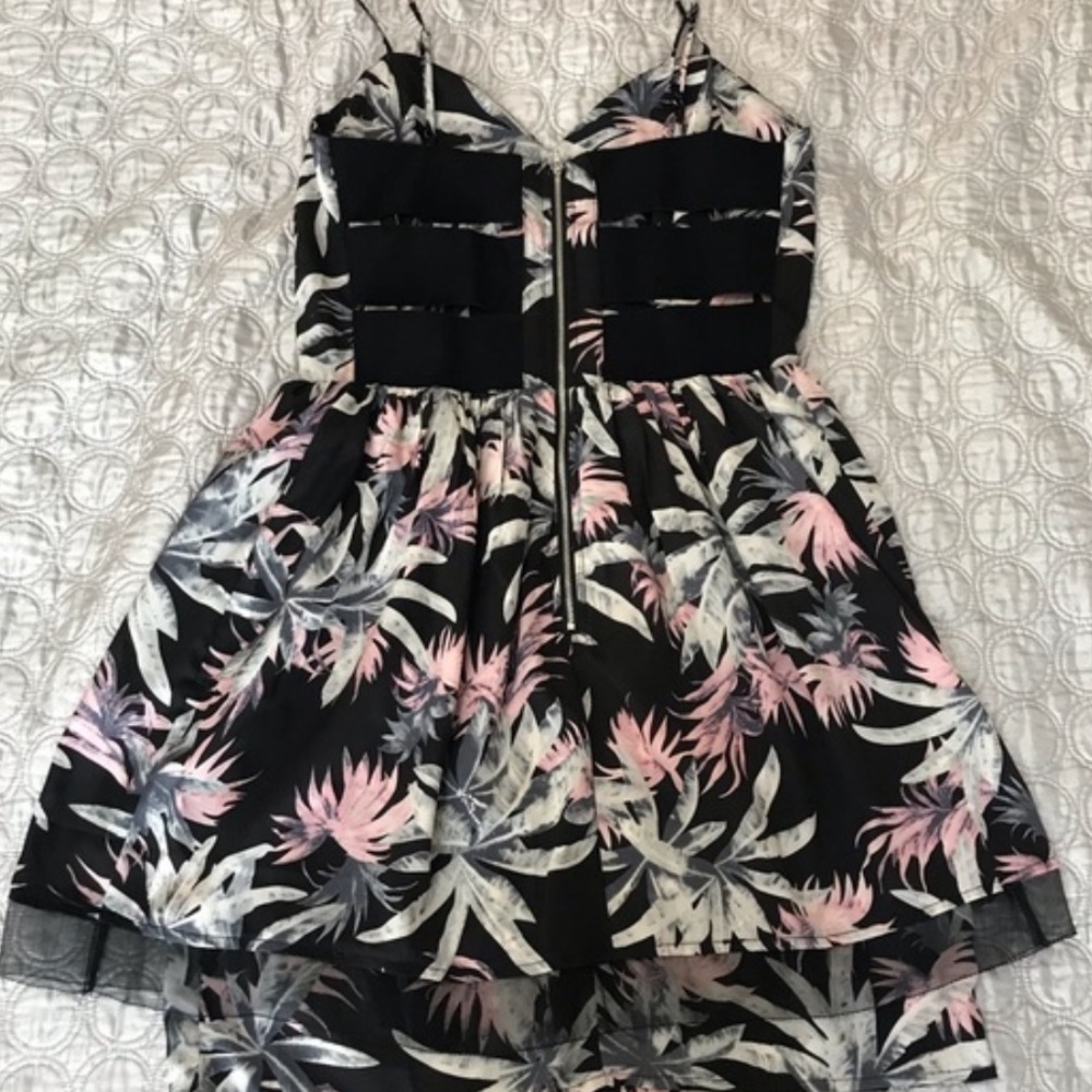 Summer dress - Picture 4 of 4